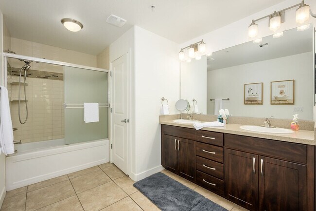 Building Photo - 5450 E Deer Valley Dr