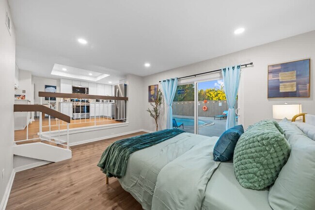 Building Photo - 13737 Via Tres Vistas