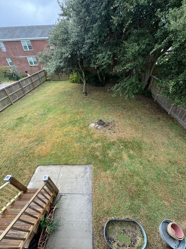 Building Photo - BEACH HOME! 4/4.5 with 3 car garage