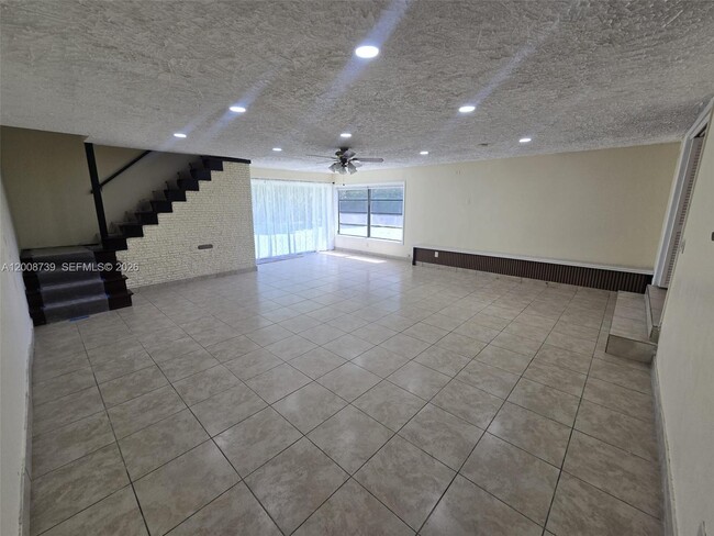 Building Photo - 2511 Plunkett St