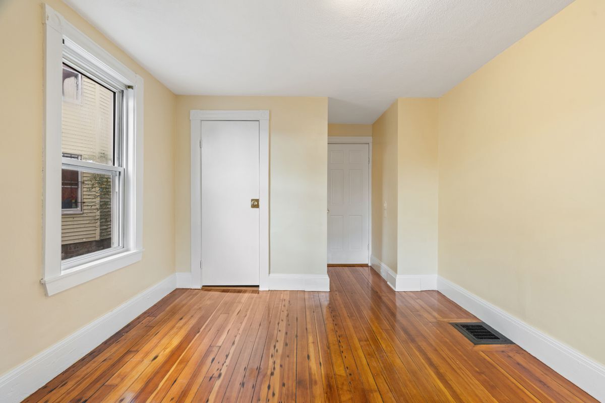 Building Photo - 60 Percival St