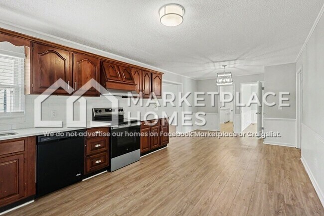 Building Photo - 2626 Trenton Rd