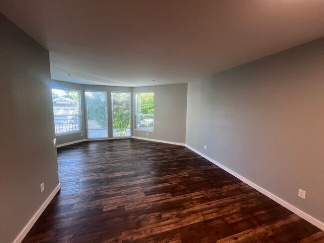Building Photo - Spacious 1 Bedroom with Tons of Light, High Ceilings & Full Size Washer/Dryer Inside
