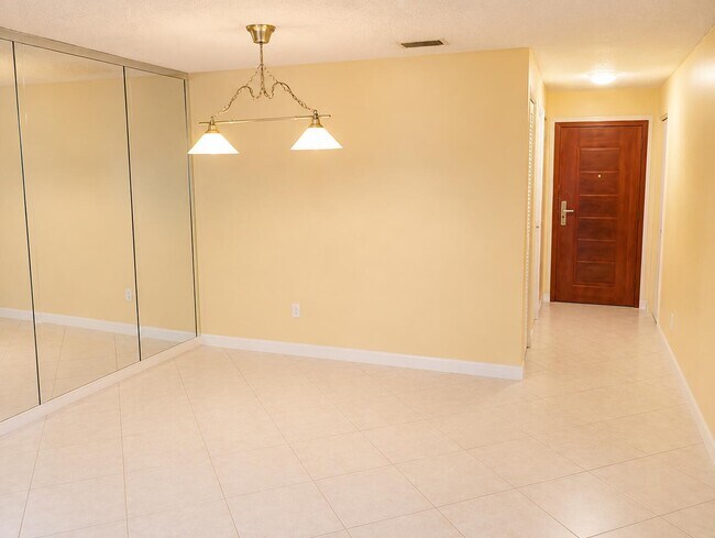 Building Photo - 4116 NW 88th Ave