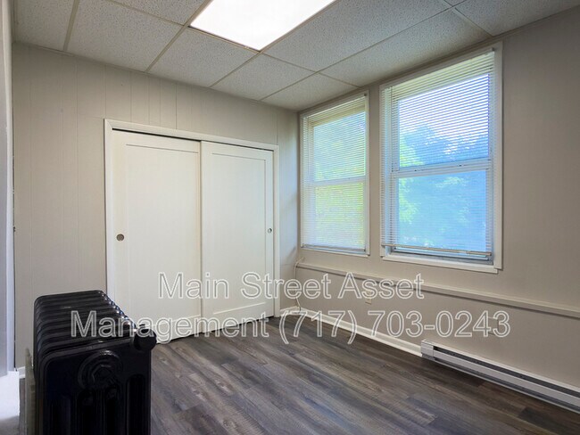 Building Photo - 2108 Walnut St