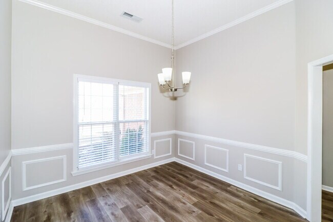 Building Photo - 9245 Tamhaven Dr