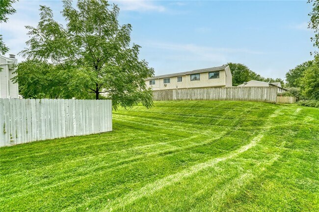 Building Photo - 49 Bucklebury Hill