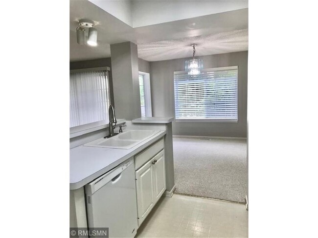 Building Photo - 15655 24th Ave N