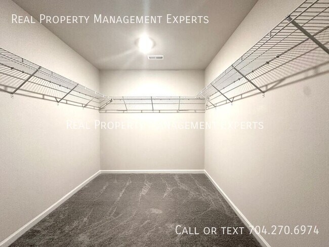 Building Photo - 146 Dogwood Grv Pl