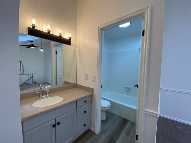Building Photo - REMODELED 2 BEDROOM UNIT DOWNTOWN ST. GEORGE!