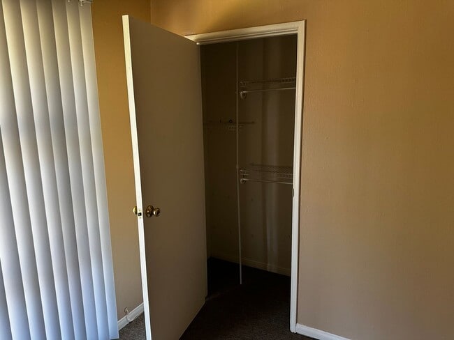 Building Photo - Riverside Home For Rent- 3 bedrooms!