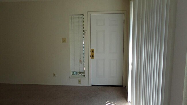 Building Photo - 5632 Birchmont Dr