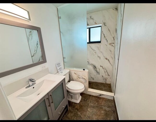 Building Photo - 101 SE 14th Pl