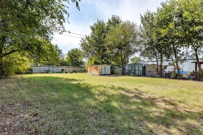 Building Photo - 1006 SE 51st St