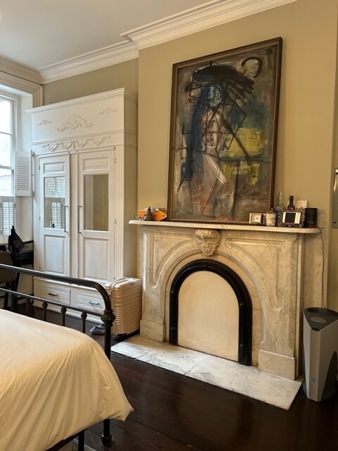 Building Photo - 277 S 4th St