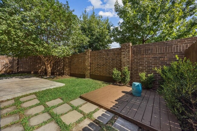 Building Photo - 12247 Oxford Cres Cir