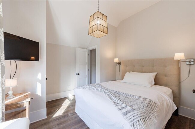 Building Photo - 1015 Loliver Ln