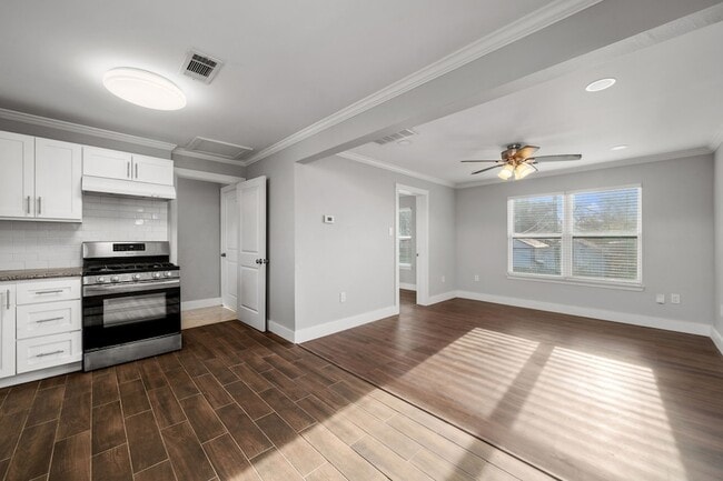 Primary Photo - 203 Catherine St