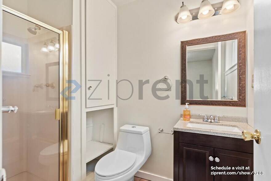 Building Photo - Unit