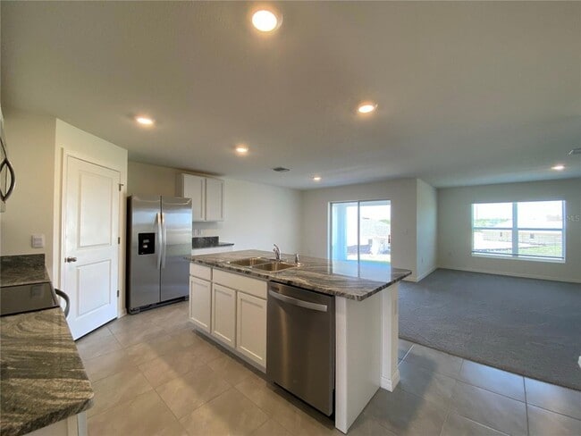 Building Photo - 661 W Twisted Oaks Dr