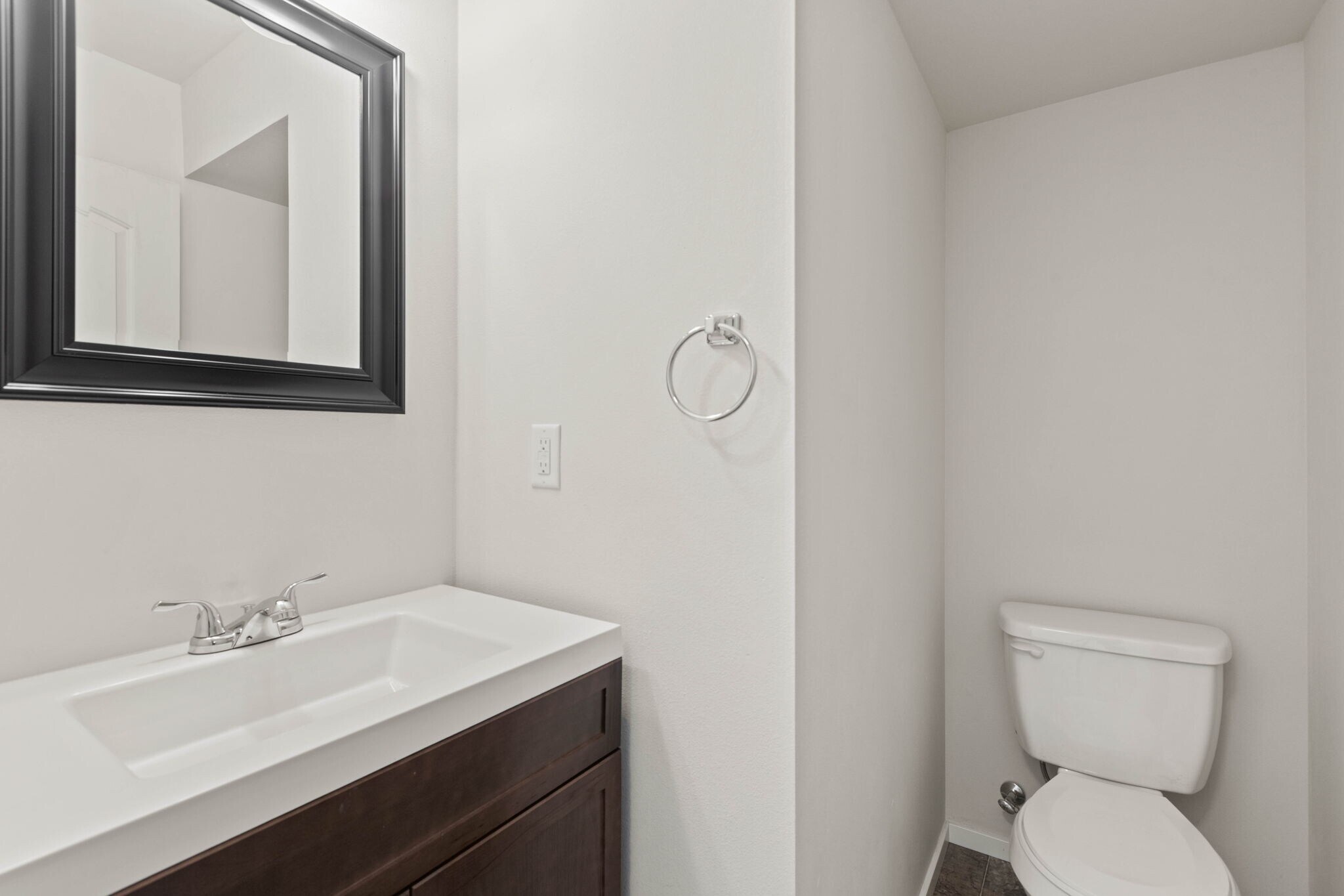 Building Photo - 304 S Skipworth Rd