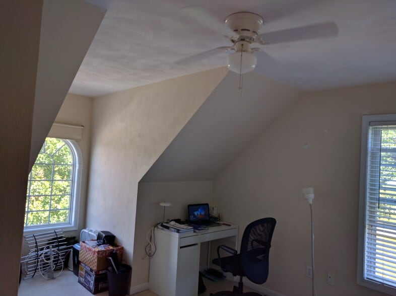 Building Photo - 709 Givens Ln