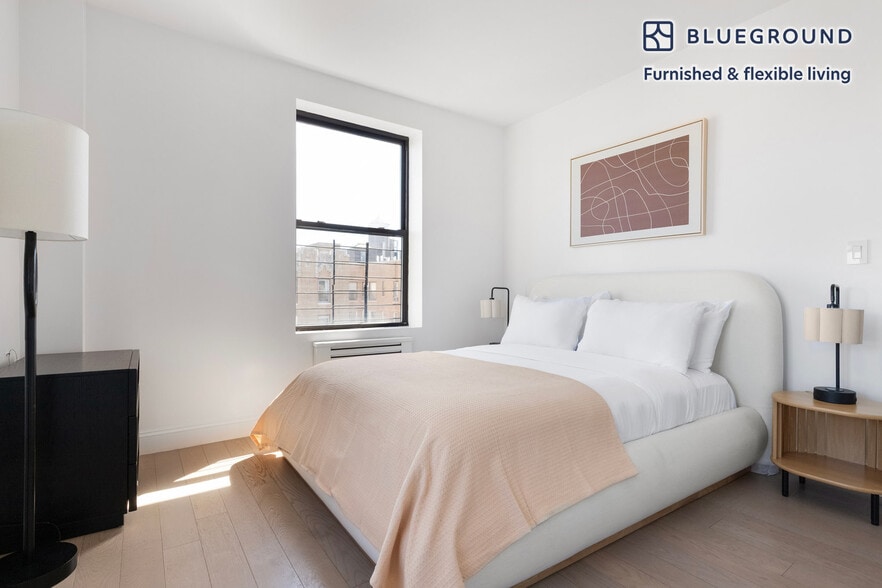 Building Photo - 915 West End Ave