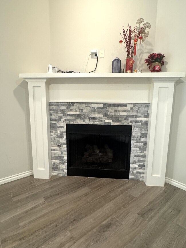 Building Photo - 9009 Yassir Blvd