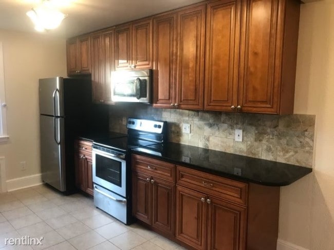 Building Photo - 151 Fairview Ave