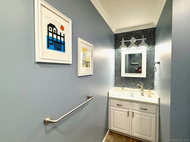 Building Photo - 28 Woodridge Dr