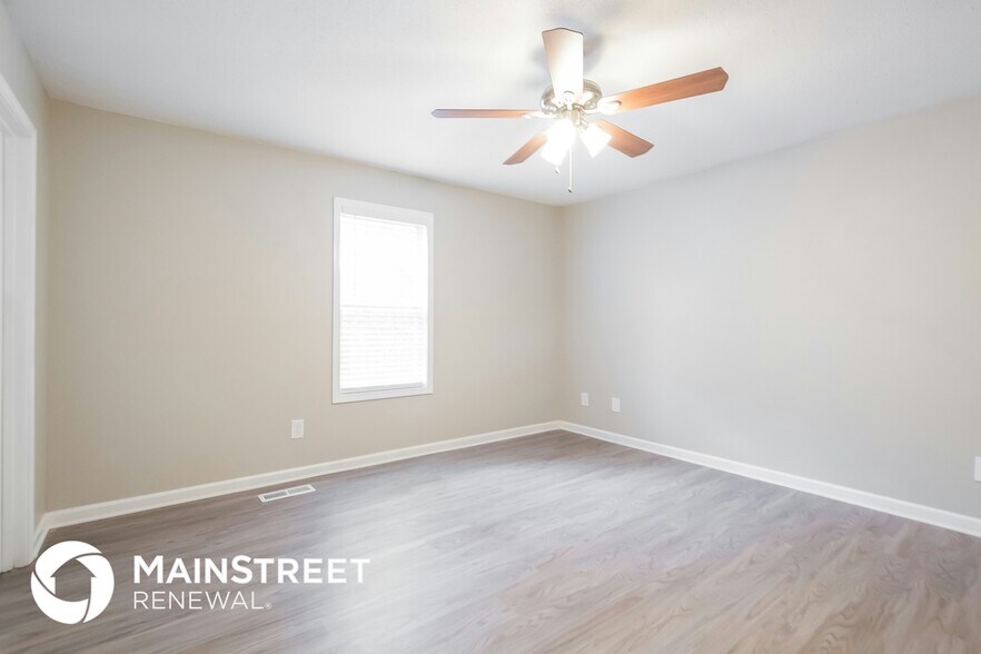 Building Photo - 444 River Trace Dr