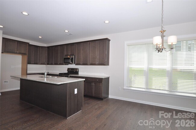 Building Photo - 1133 Overlake Dr