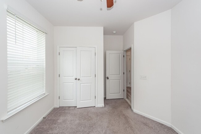 Building Photo - 4 Bedroom, 3.5 Bathroom Townhome in Foxbank Plantation - Moncks Corner