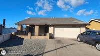 Building Photo - 4 bedrooms 2 baths single story home in So...