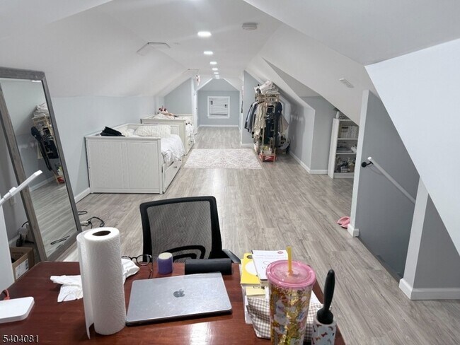 Building Photo - 104 Bergen Ave