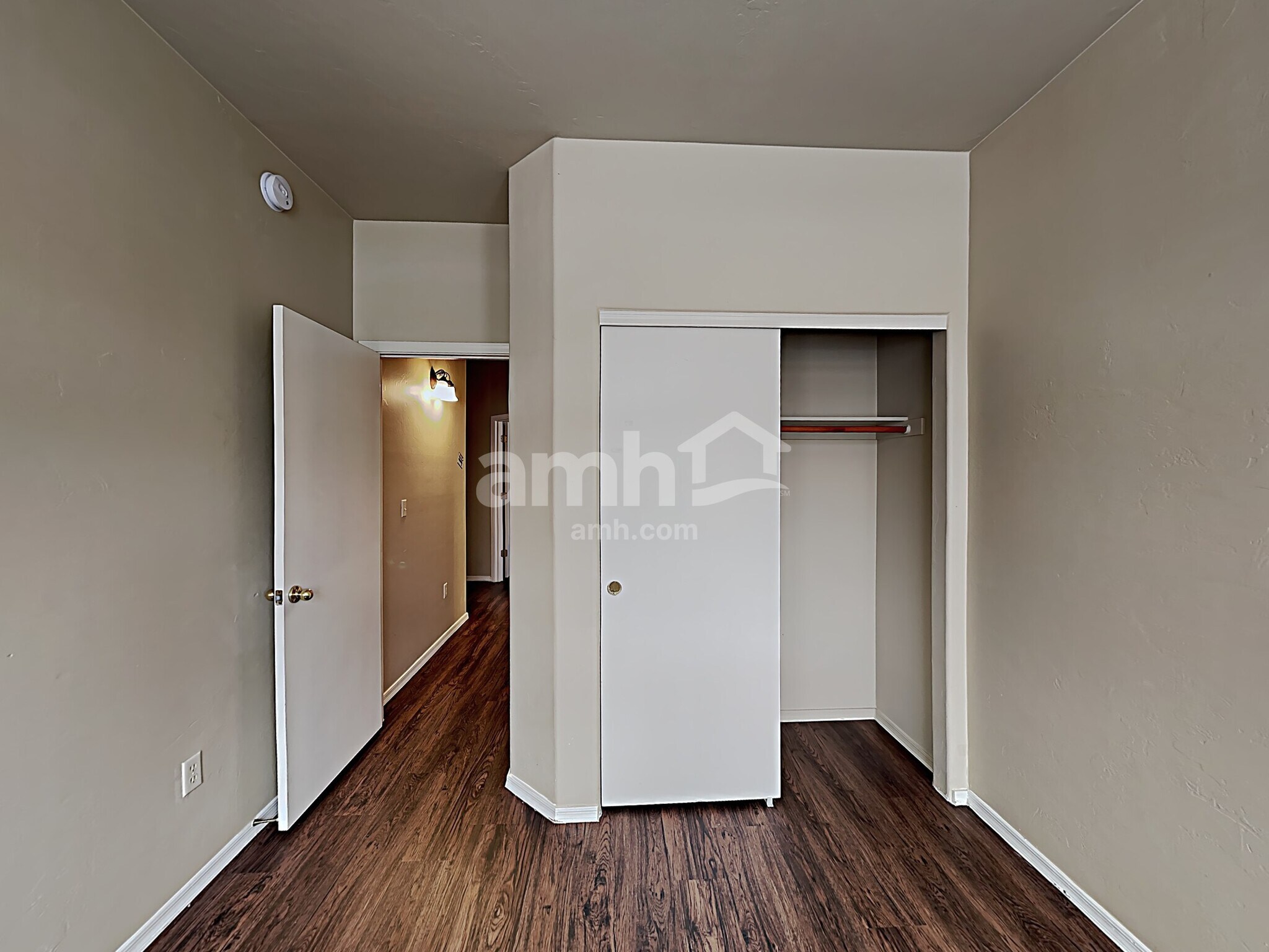 Building Photo - 307 E Camino Limon Verde