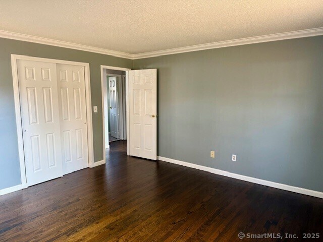 Building Photo - 498 Oak Ave