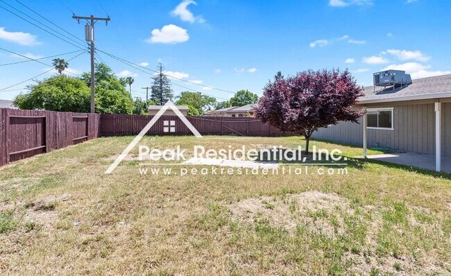 Building Photo - Updated 4bd/2ba North Sacramento Home with 2 Car Garage