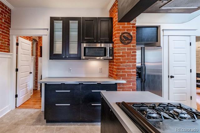 Building Photo - 1701 E 36th Ave