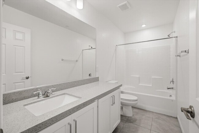 Building Photo - 10920 Oregano Ave