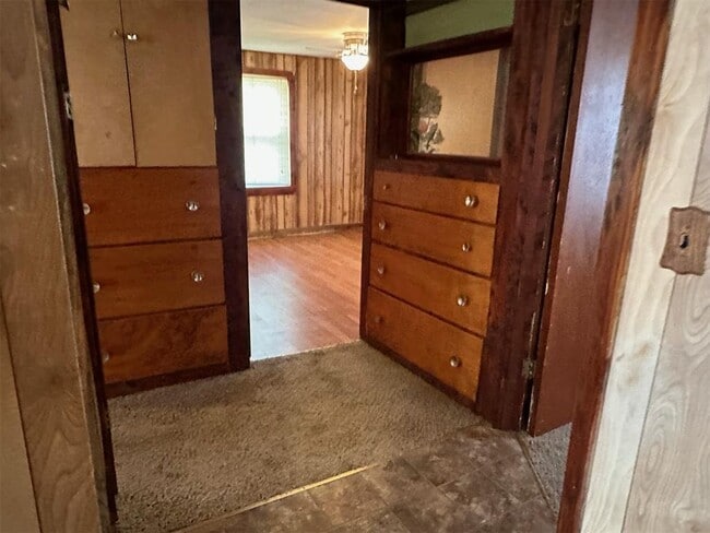 Building Photo - 1424 S Academy Rd