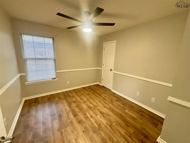 Building Photo - 5207 Northview Dr