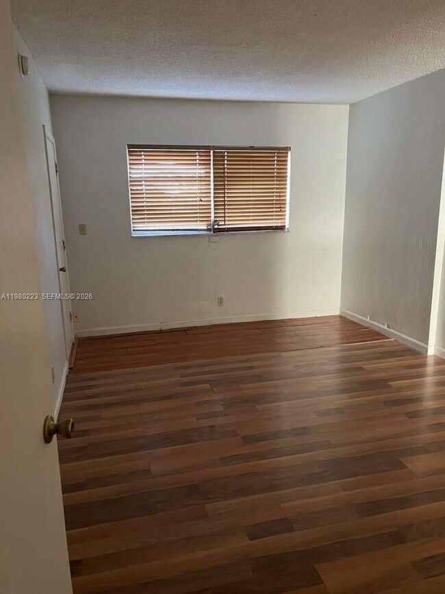 Building Photo - 1701 Washington St