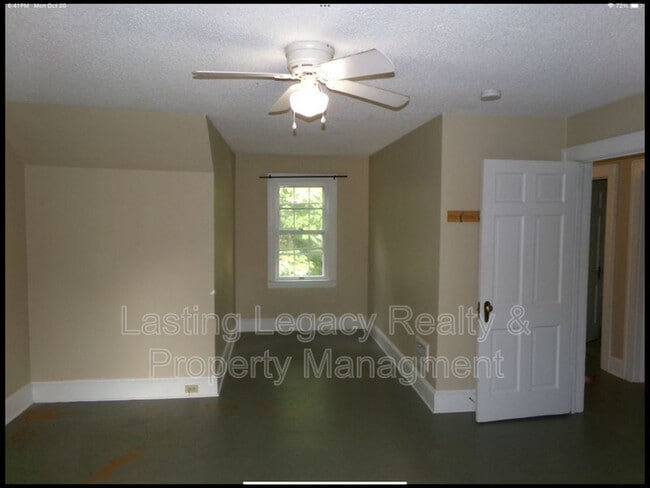Building Photo - 708 S Broad St