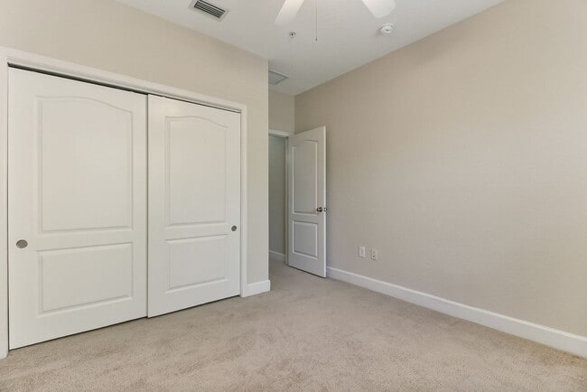 Building Photo - Beautiful 3BR/2BA Condo in Gated Stoney Creek – Close to Amelia Island