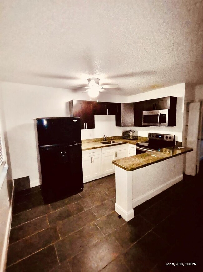 Building Photo - 5150 NE 6th Ave