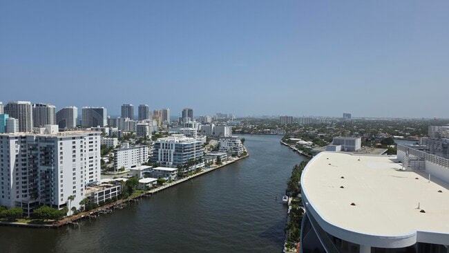 Building Photo - 936 Intracoastal Dr