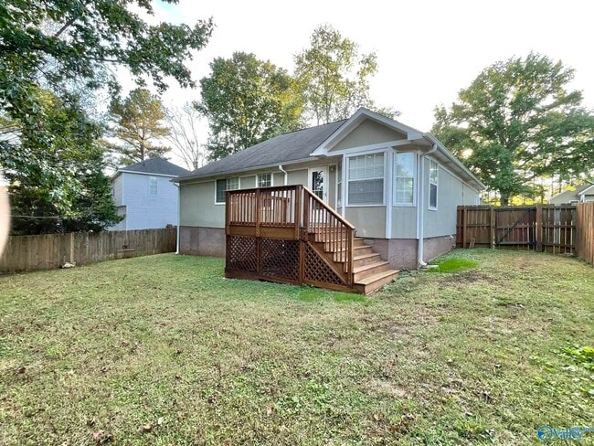 Building Photo - 105 Sugarwood Ct