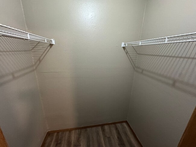 Building Photo - Updated 2 bed 1 bath with garage!