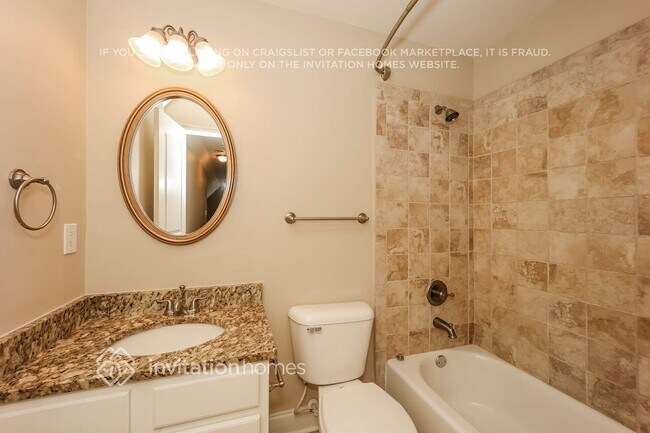 Building Photo - 9207 Golfview Cir